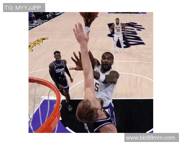 湖人露出两大危险!里夫斯没退路,艾顿要做到两事,八村两人也成要害